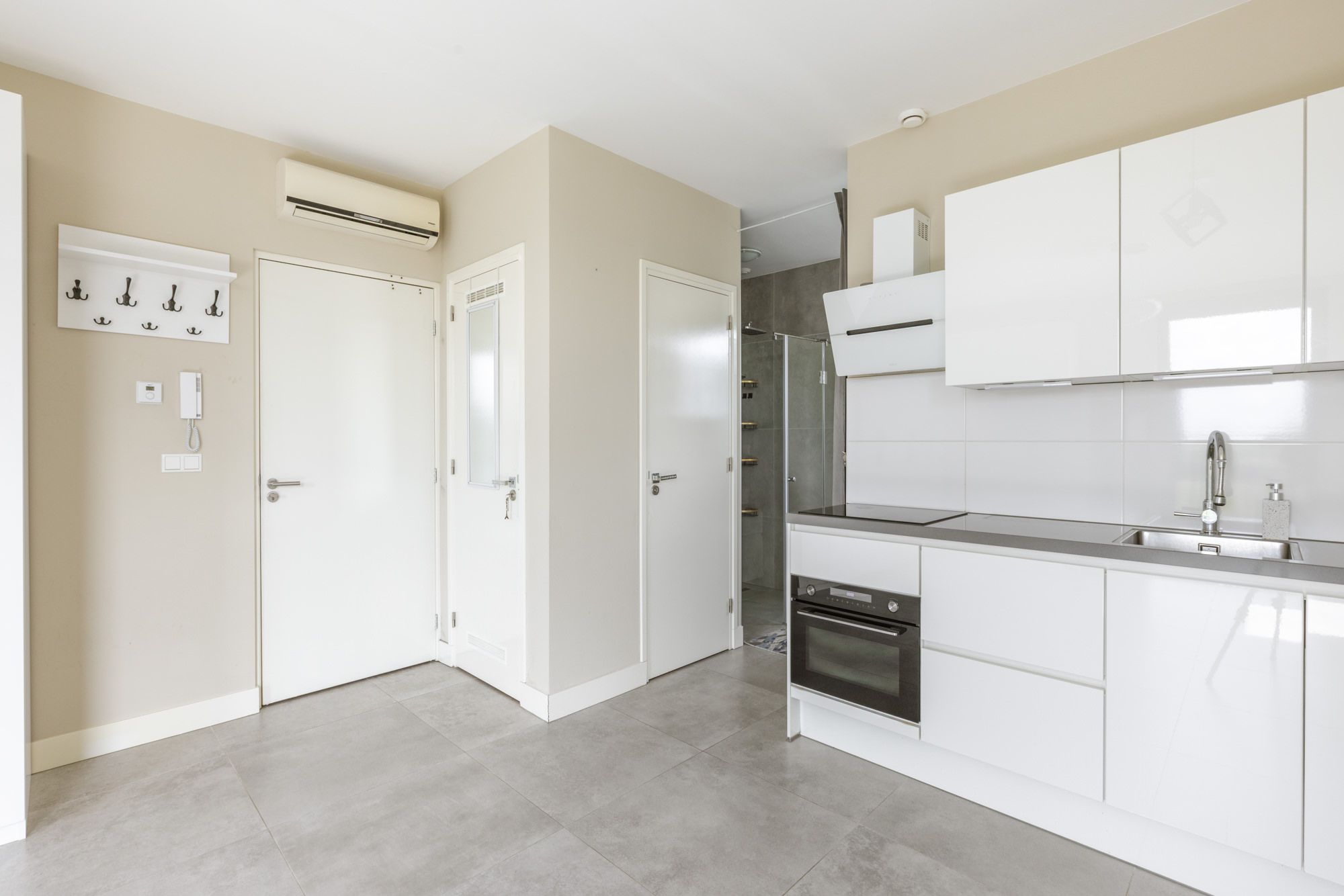 Photo 12 of Guamstraat 4-F