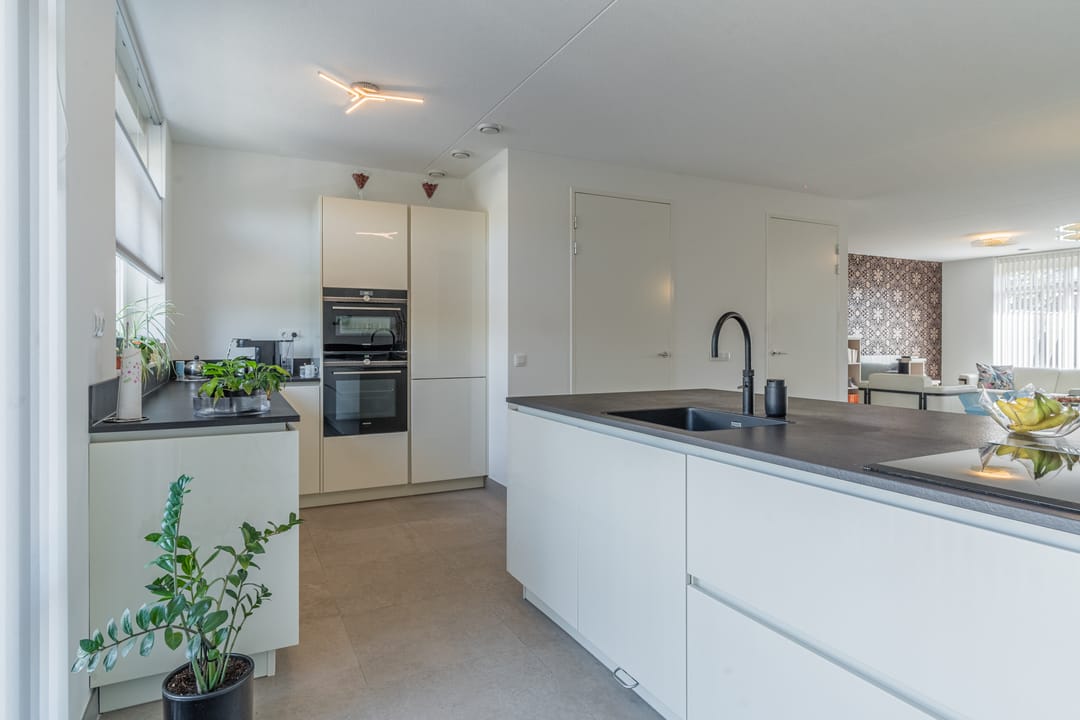 Photo 13 of Wilhelminakanaal Oost 37