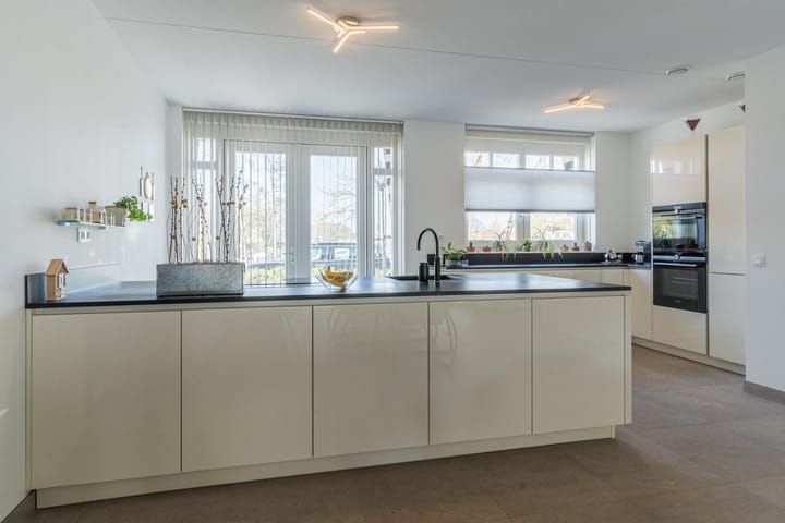 Foto 15 van Wilhelminakanaal Oost 37