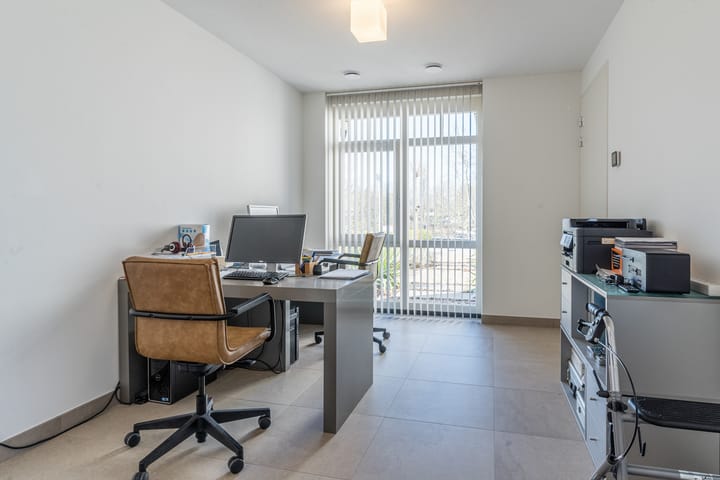 Foto 17 van Wilhelminakanaal Oost 37