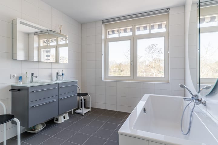 Foto 33 van Wilhelminakanaal Oost 37