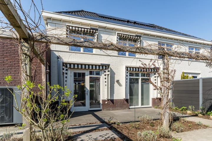 Foto 44 van Wilhelminakanaal Oost 37