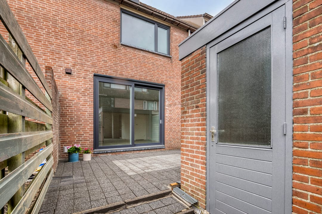 Foto 26 van Azaleastraat 43