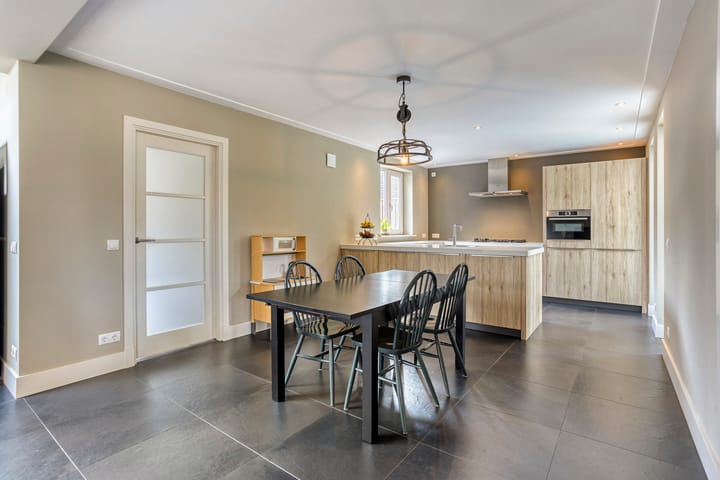 Foto 9 van Floraliastraat 23