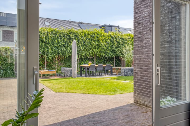 Foto 12 van Floraliastraat 23