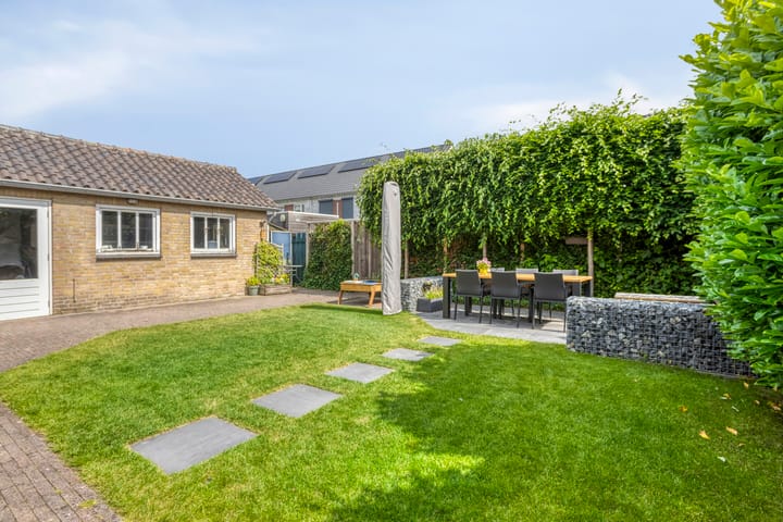 Foto 28 van Floraliastraat 23