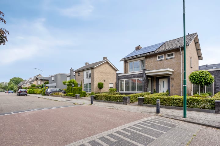 Foto 33 van Floraliastraat 23