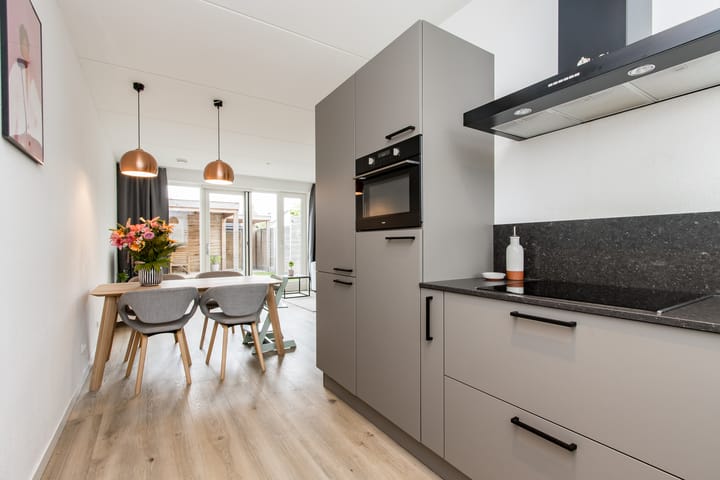 Foto 19 van Jip en Jannekelaan 56