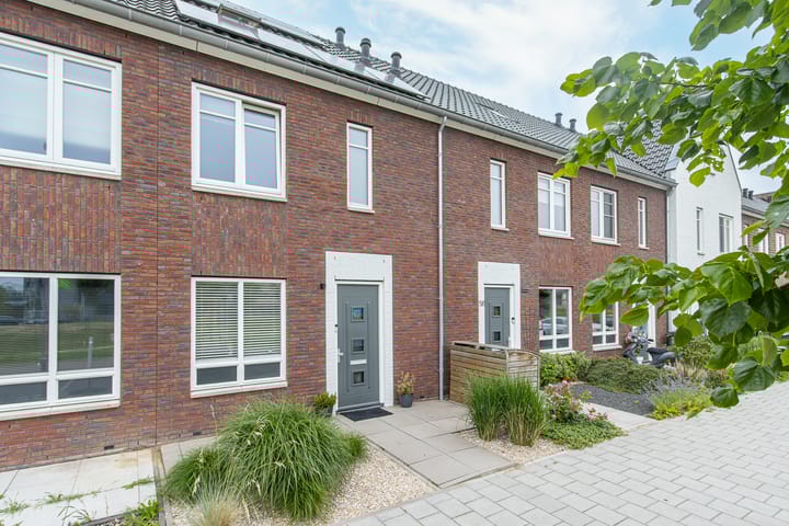 Foto 48 van Jip en Jannekelaan 56