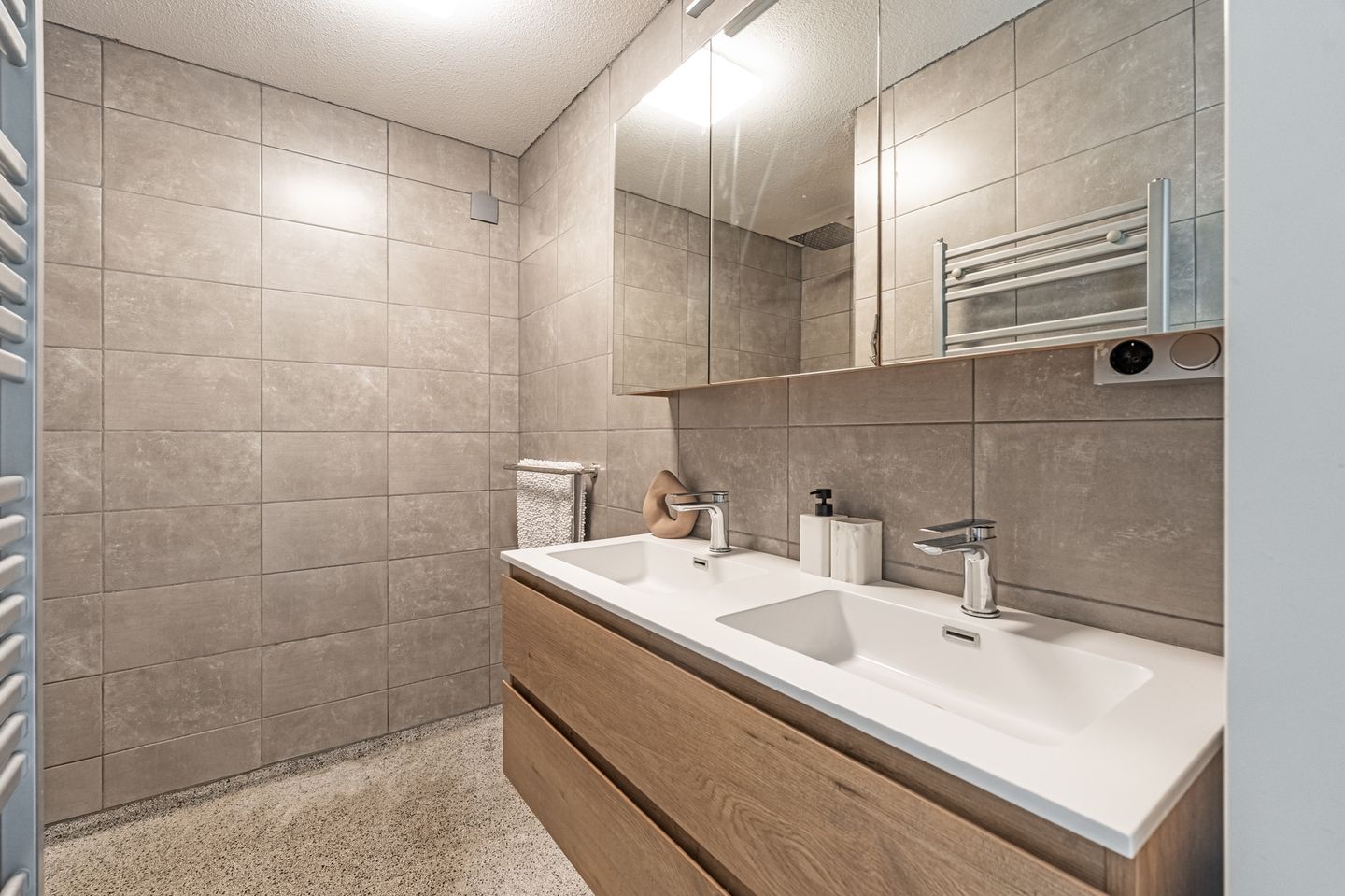 Foto 14 van Anielewiczsingel 33