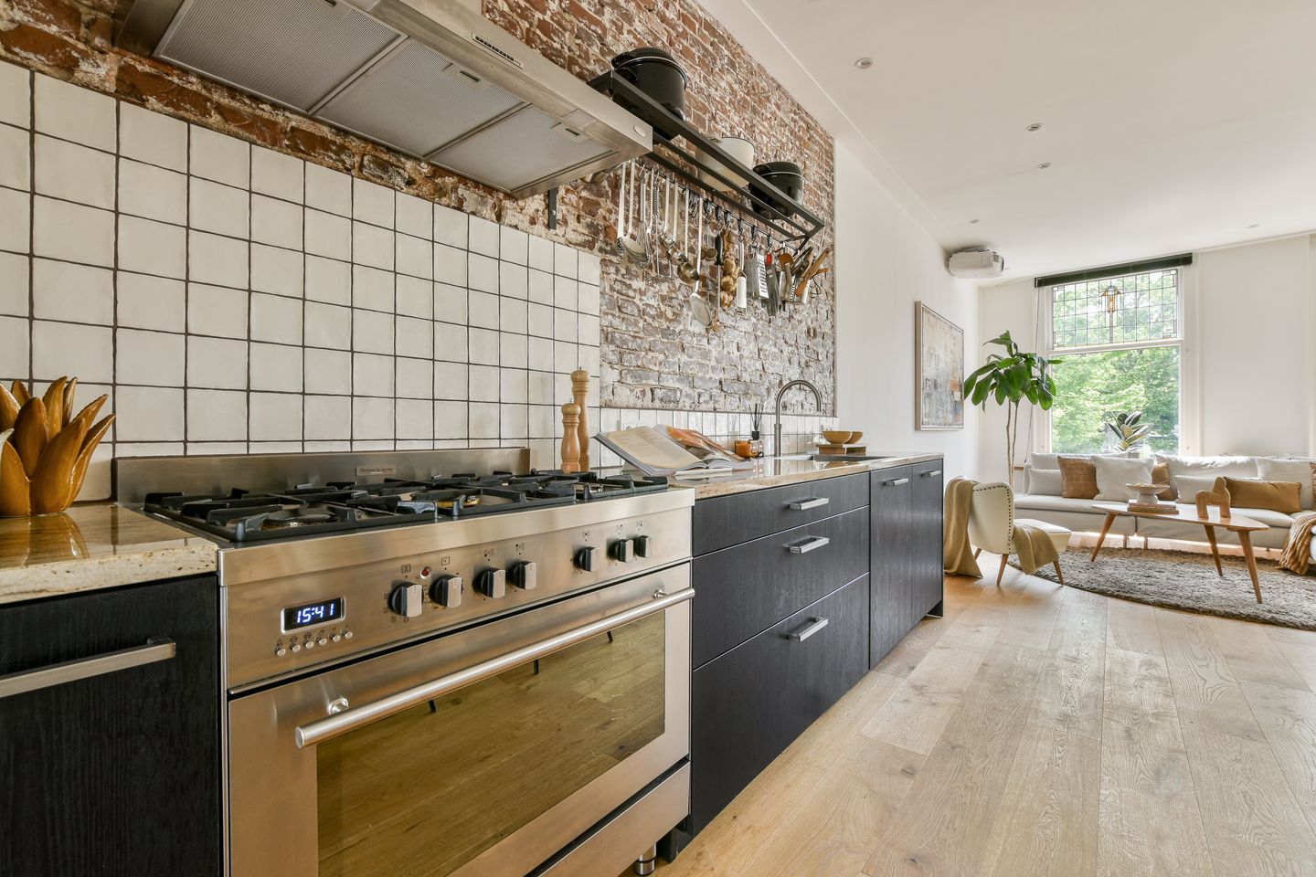 Photo 14 of Groenmarktkade 1-1