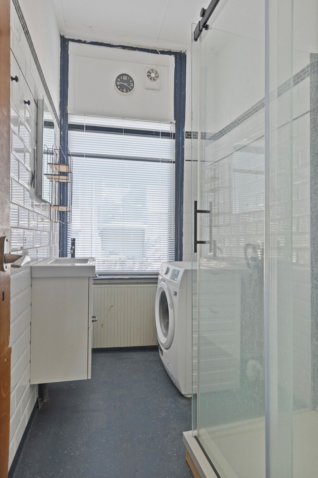 Photo 13 of Bloemstraat 35-A