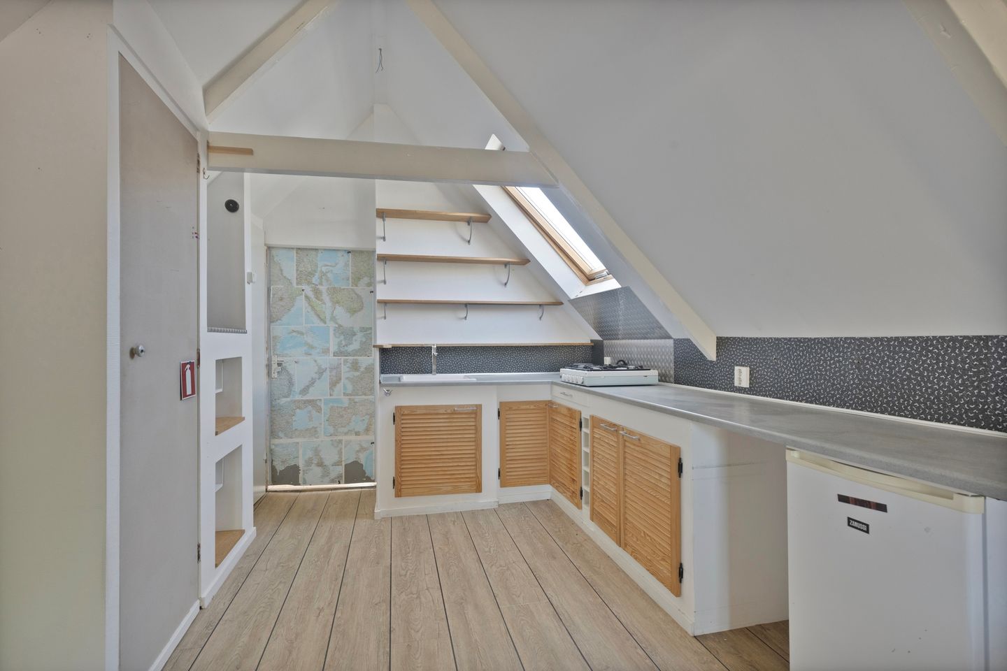 Photo 19 of Bloemstraat 35-A