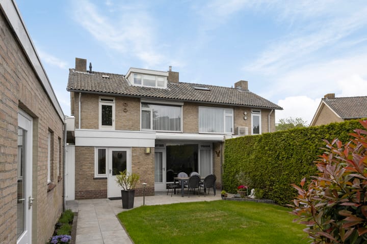 Photo 32 of Zagerstraat 22