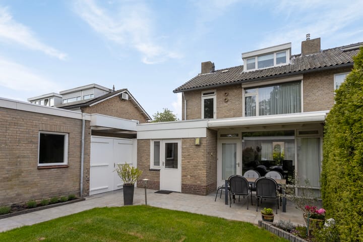 Photo 34 of Zagerstraat 22