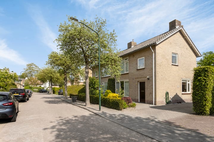 Photo 37 of Zagerstraat 22