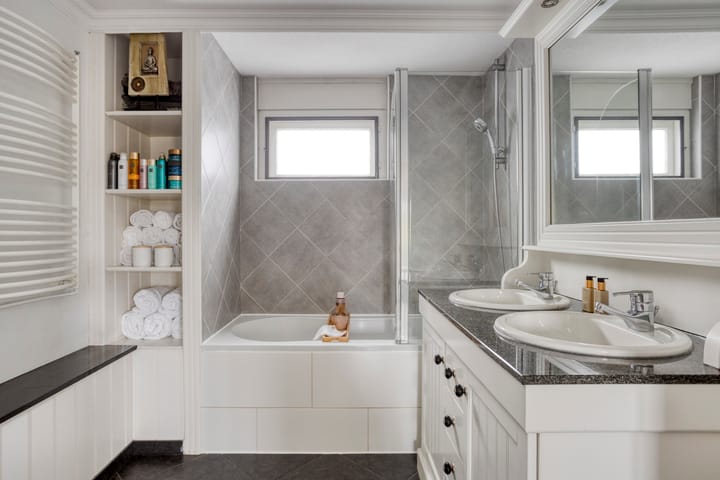 Photo 18 of Ring 325