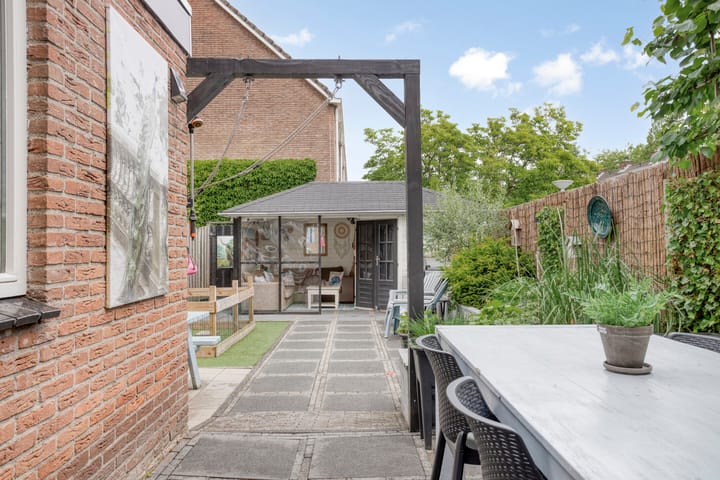 Photo 31 of Ring 325