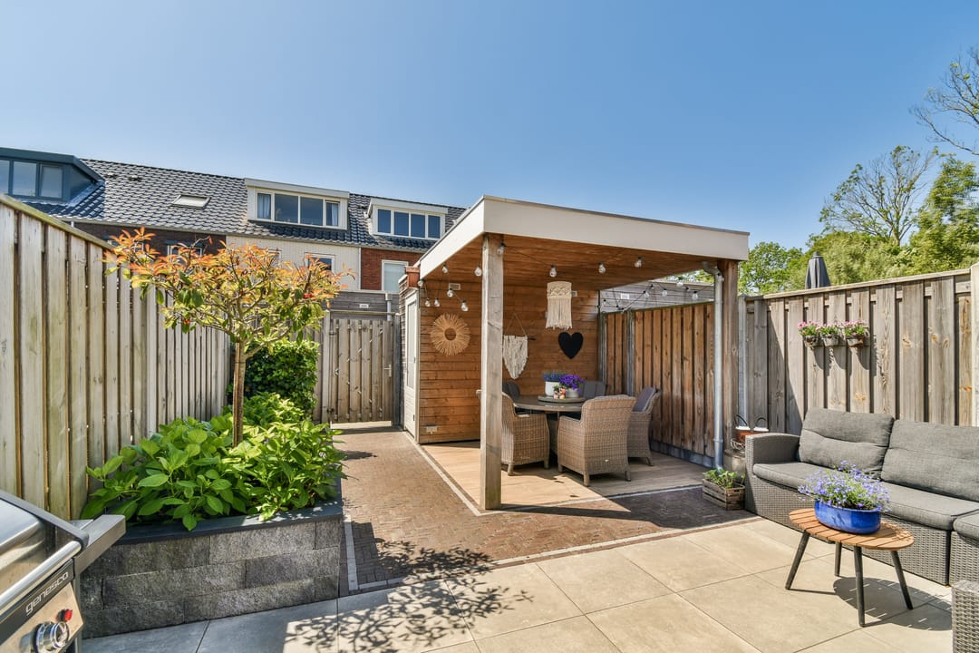 Photo 7 of Anne Frankhove 88