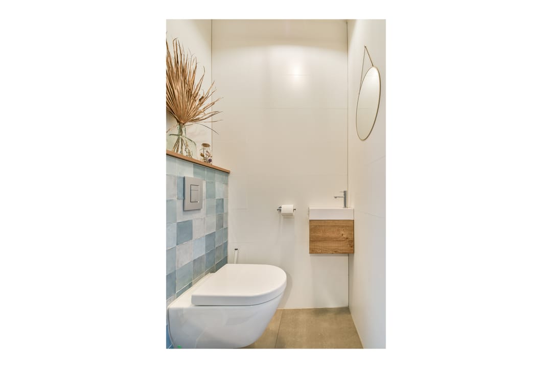 Photo 11 of Anne Frankhove 88