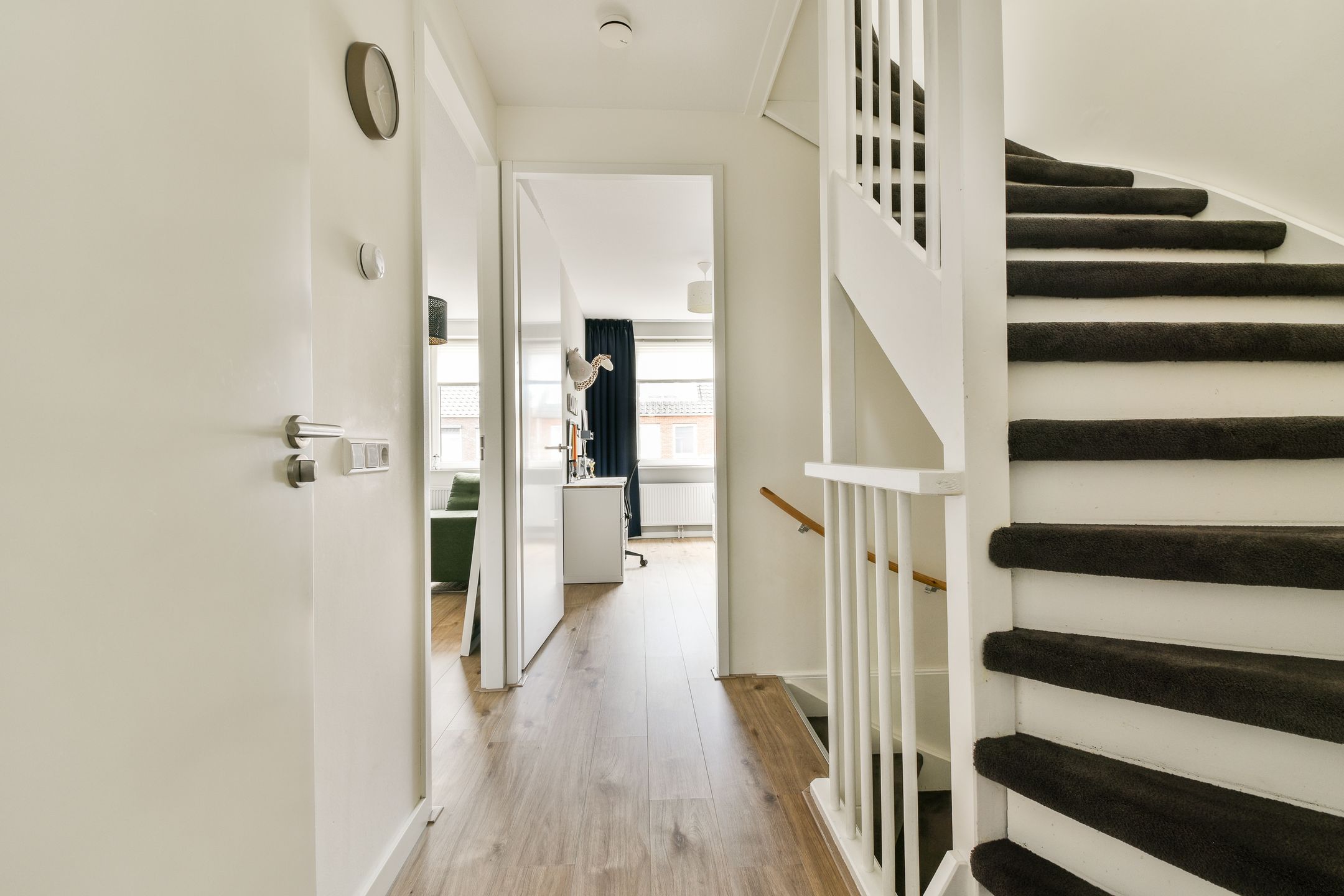 Photo 15 of Anne Frankhove 88