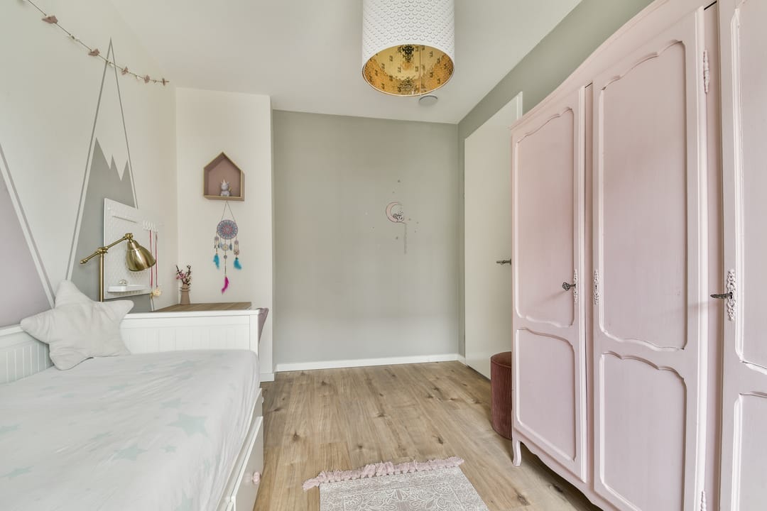 Photo 17 of Anne Frankhove 88