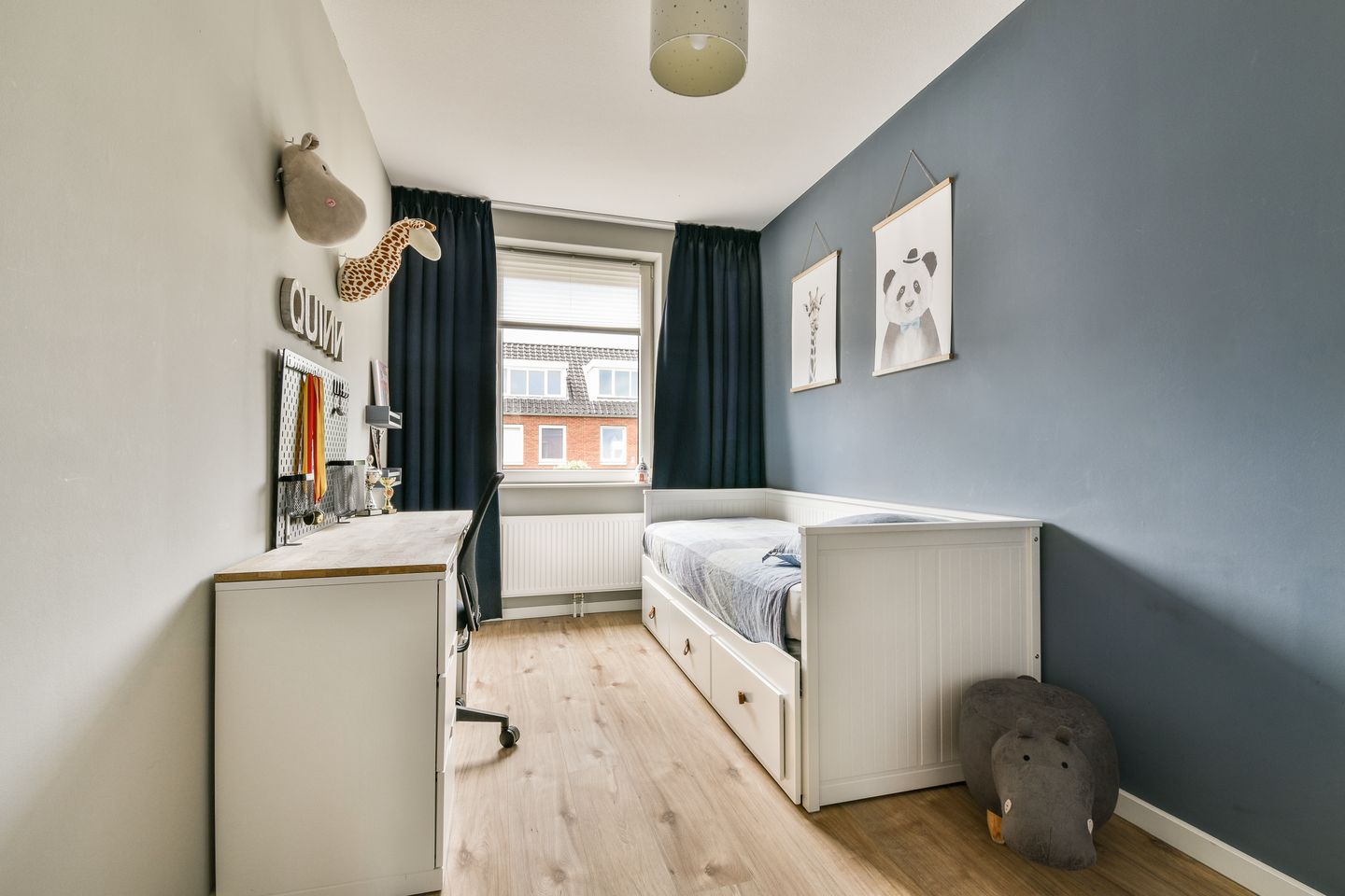 Photo 20 of Anne Frankhove 88