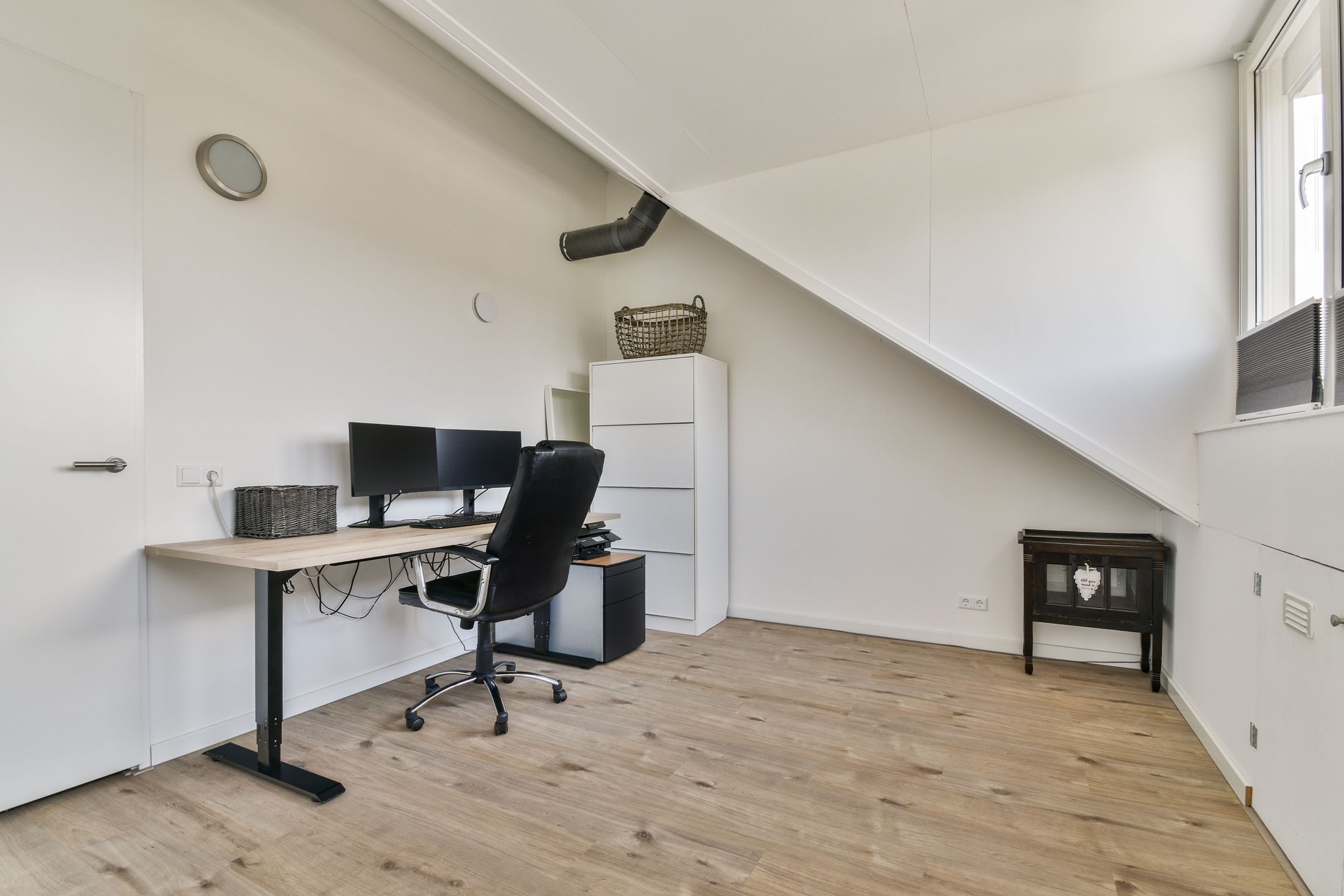 Photo 27 of Anne Frankhove 88