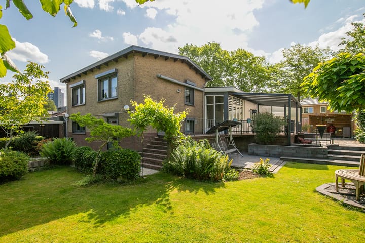 Foto 3 van Leon Biessenstraat 93