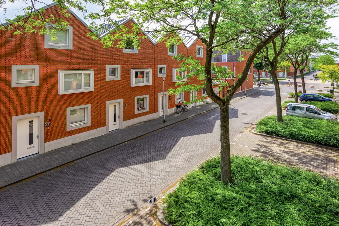 Photo 2 of Bisschop Janssensstraat 28