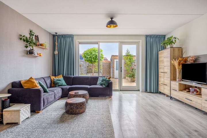 Foto 3 van Bisschop Janssensstraat 28