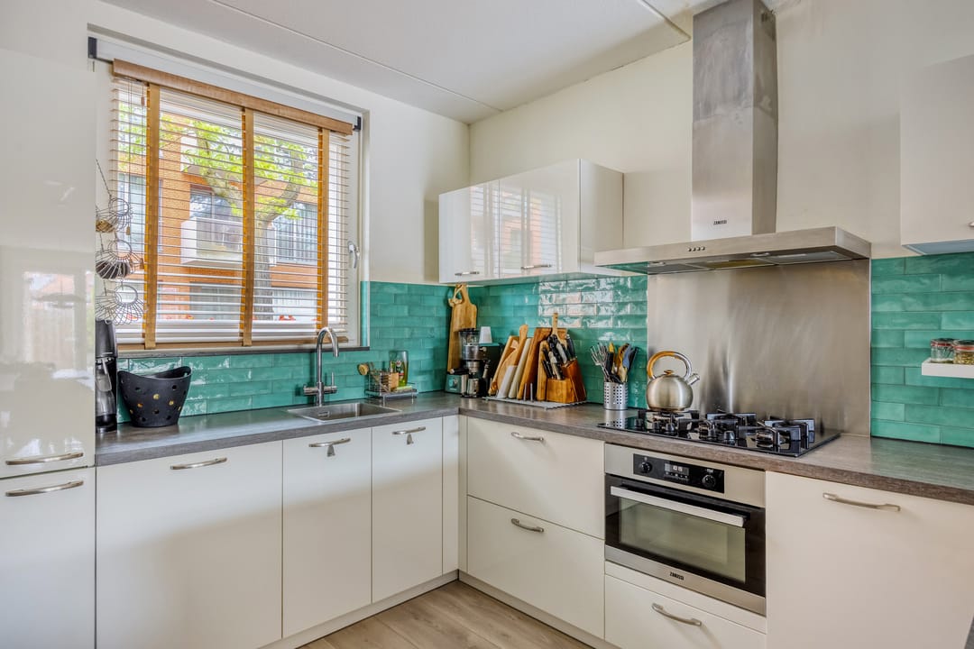 Photo 8 of Bisschop Janssensstraat 28