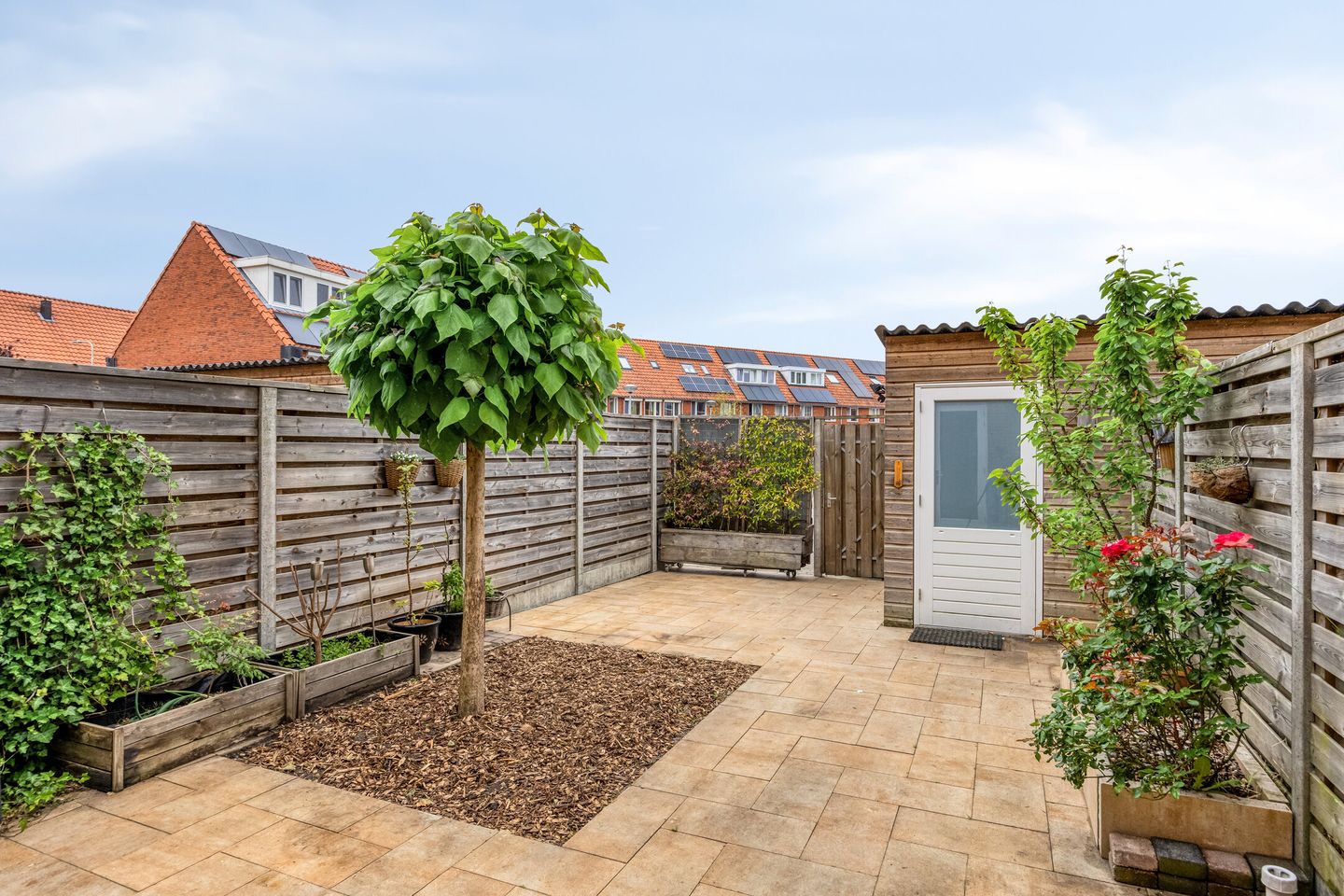 Photo 10 of Bisschop Janssensstraat 28