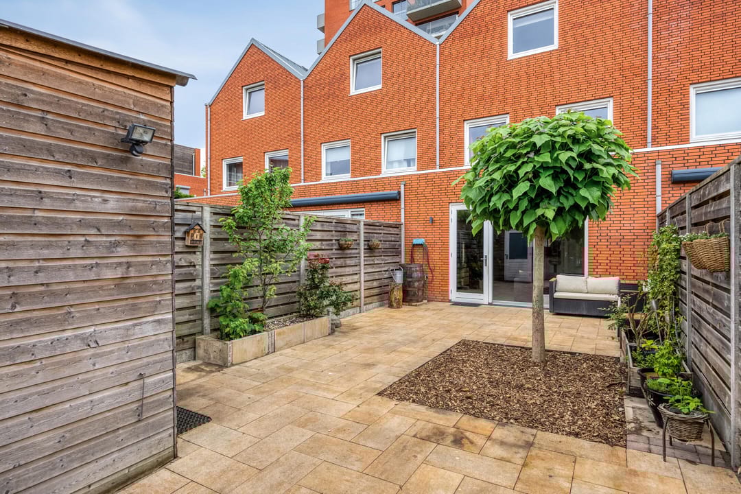 Photo 11 of Bisschop Janssensstraat 28