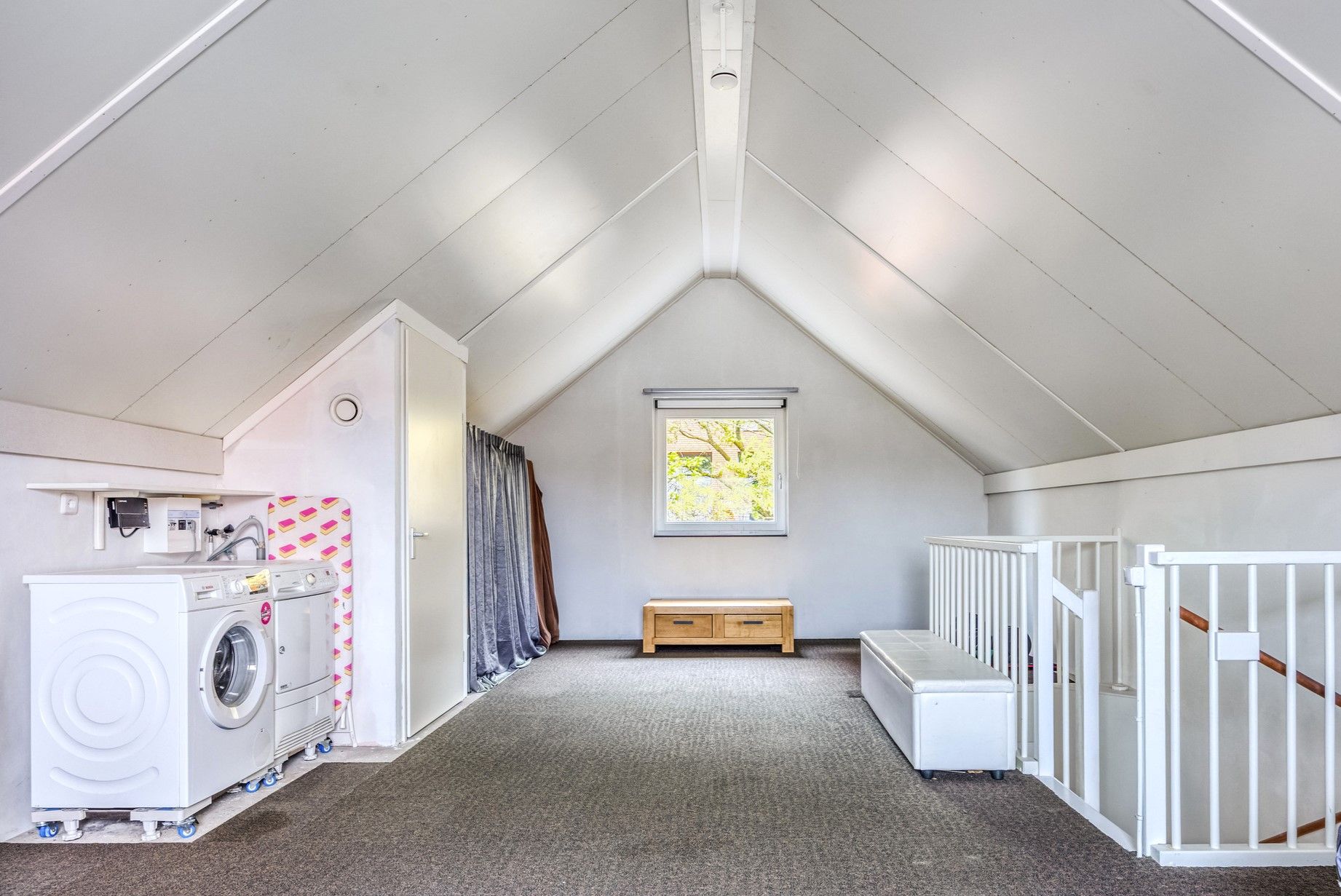 Photo 24 of Bisschop Janssensstraat 28