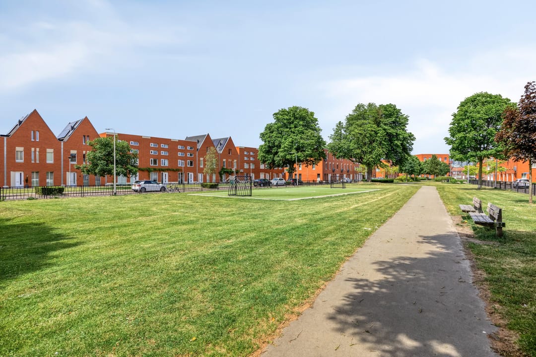 Photo 31 of Bisschop Janssensstraat 28