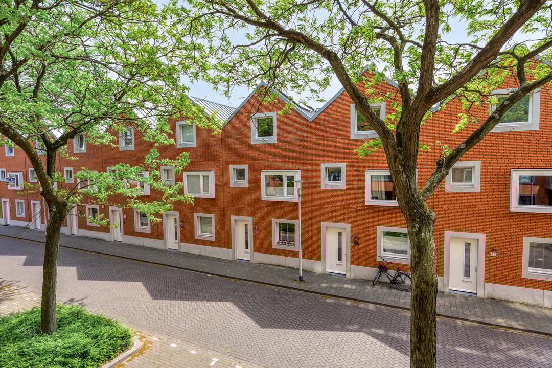 Photo 28 of Bisschop Janssensstraat 28