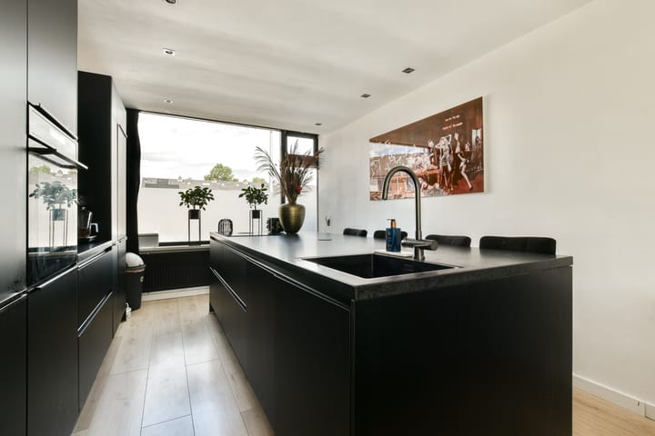 Foto 2 van Van der Veenstraat 11