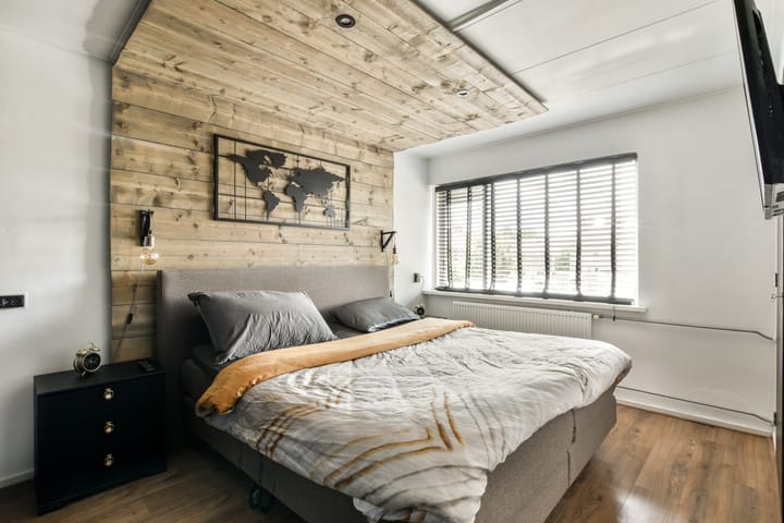 Photo 15 of Van der Veenstraat 11