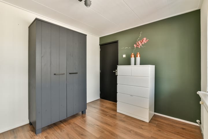 Photo 19 of Van der Veenstraat 11