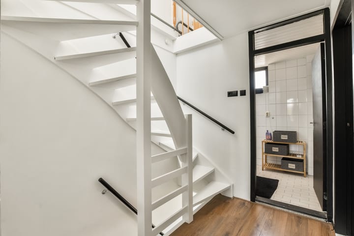 Photo 22 of Van der Veenstraat 11