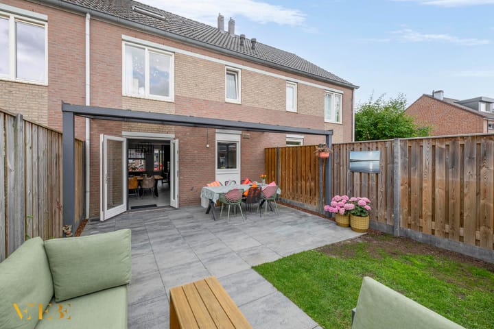 Foto 19 van Katie Jansstraat 9