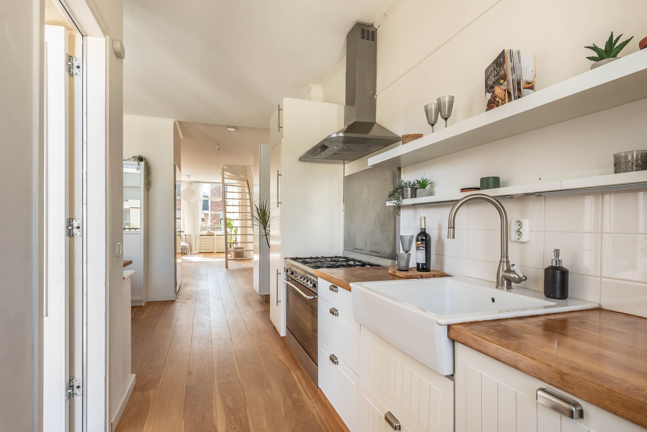 Foto 12 van Van Boetzelaerstraat 24-3