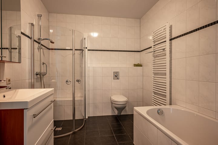 Foto 24 van Ebbinge Wubbenlaan 1-A5