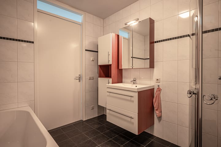 Foto 25 van Ebbinge Wubbenlaan 1-A5