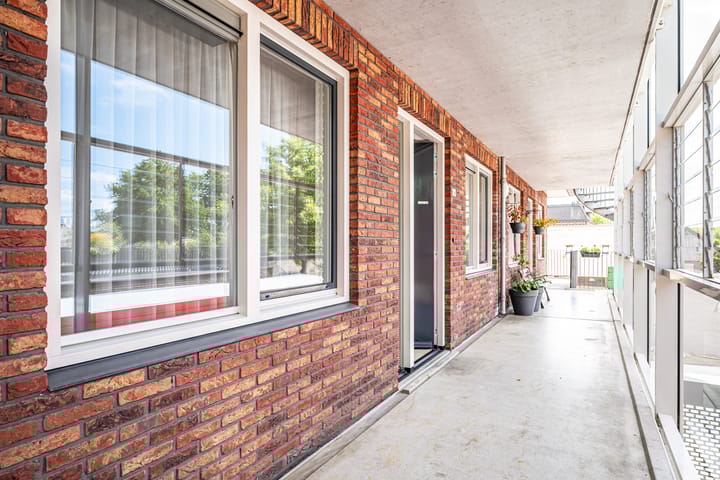 Foto 30 van Ebbinge Wubbenlaan 1-A5