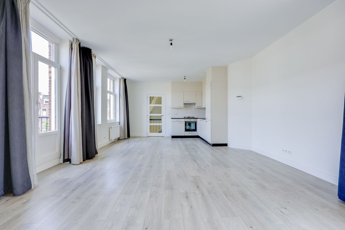 Foto 10 van Van Boetzelaerstraat 41-3