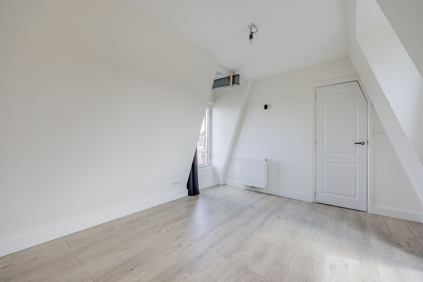 Foto 19 van Van Boetzelaerstraat 41-3