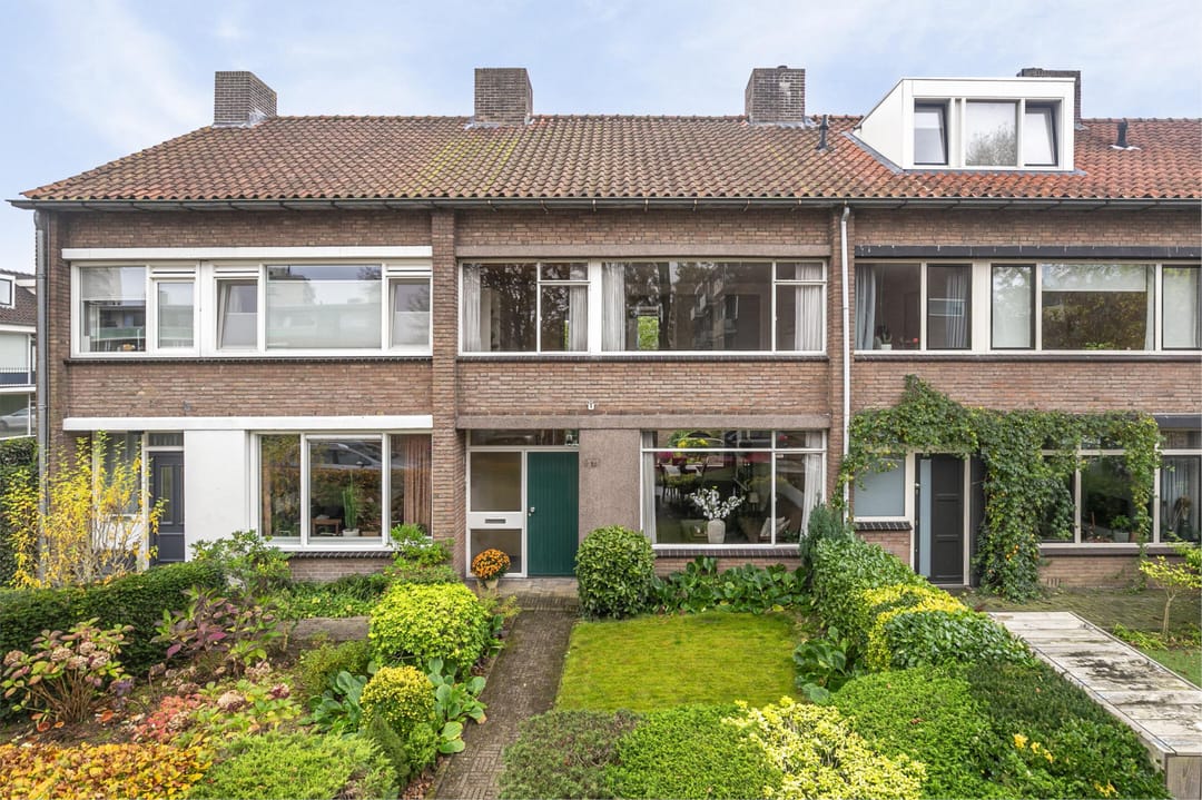 Photo 1 of Veldekestraat 25