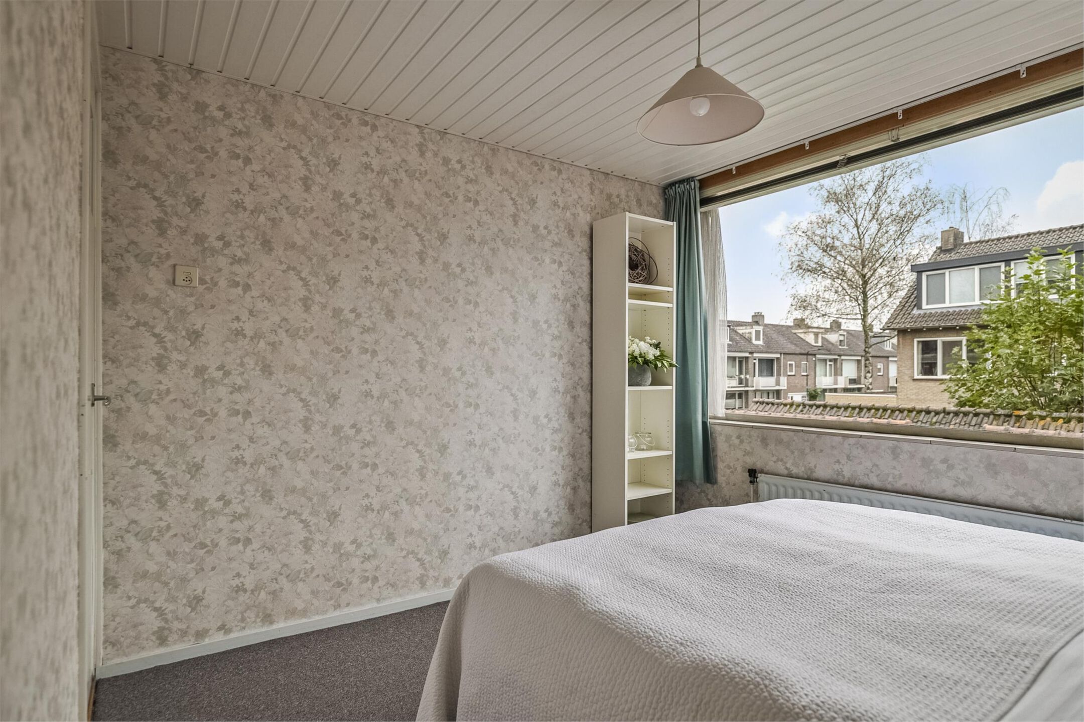 Photo 21 of Veldekestraat 25
